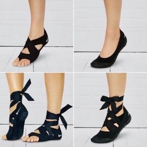 NWOB Nike Studio Wrap 3 Pack – sz 6